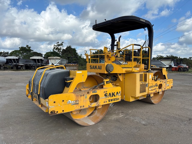 2013 (unverified) Sakai SW850-II Double Drum Roller