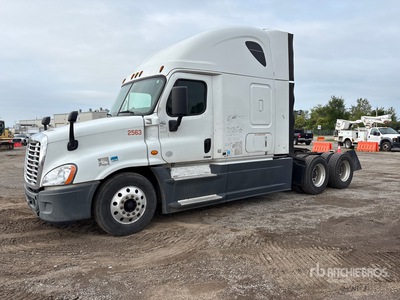 2016 Freightliner Cascadia 125 6x4 T/A Slaapcabine Trekker