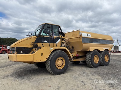 2008 Cat 725 5000 gal 6x6 Articulated Water Truck