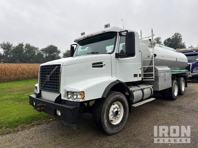 2002 Volvo VHD 100 bbl 6x4 Tanker Truck