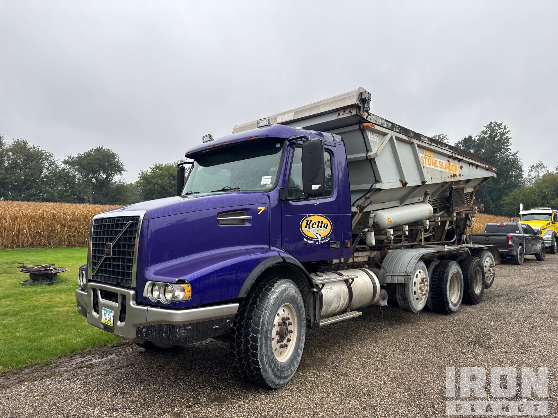 2000 ROWE on 2002 Volvo VHD 10x4 Stone Slinger Truck ストーンスリンガー