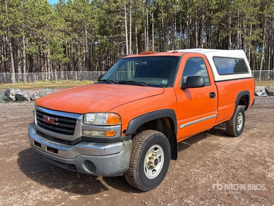 2006 GMC Sierra 2500HD 4x2 Pickup