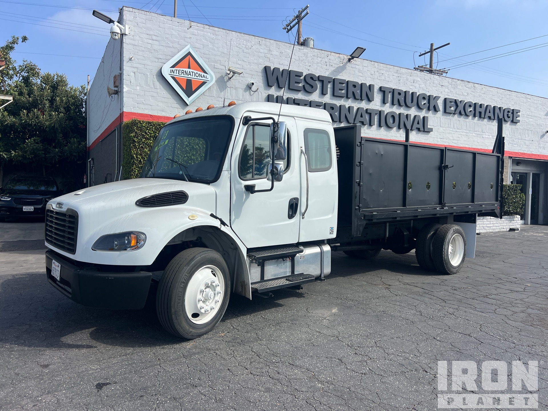 2019 Freightliner M2 4x2 Extended Cab Camion à Plateau