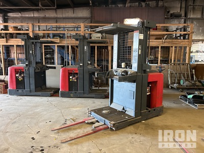 Raymond 261-0PC30TT 3000 lb Order Picker
