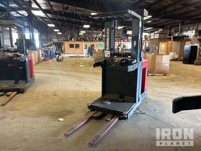 Raymond 261-0PC30TT 3000 lb Order Picker