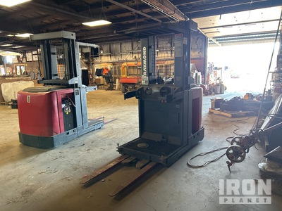 Raymond 261-0PC30TT 3000 lb Order Picker