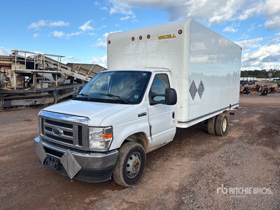 Ford F-450 Furgoneta caja cerrada (Inoperable)