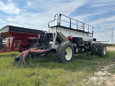 2016 Bourgault 7700 700 bu Tow-Behind Air Cart