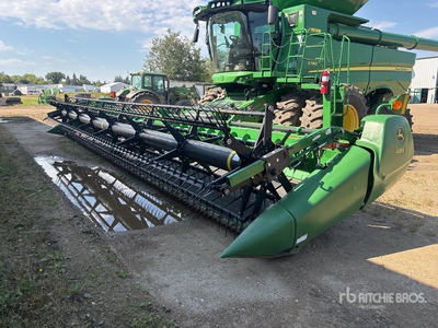 2015 John Deere 635D 35 ft Draper Combine Header