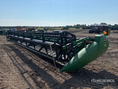 2015 John Deere 635D 35 ft Draper Combine Header