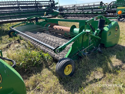 2015 John Deere 615P 15 ft Encabezado de recogida combinada