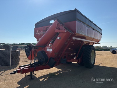 2012 Parker 1348 1300 bu S/A Grain Cart
