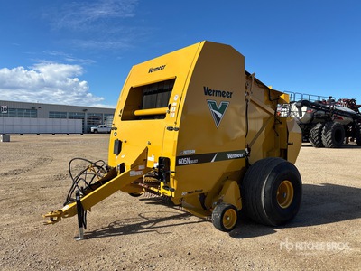 2022 Vermeer 605N 梱包機