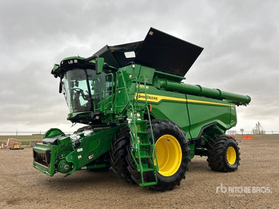 2022 John Deere X9 1100 4x4 Combine Harvester