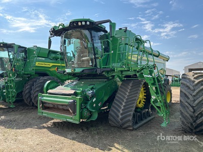 2022 John Deere X9 1100 Combine Harvester