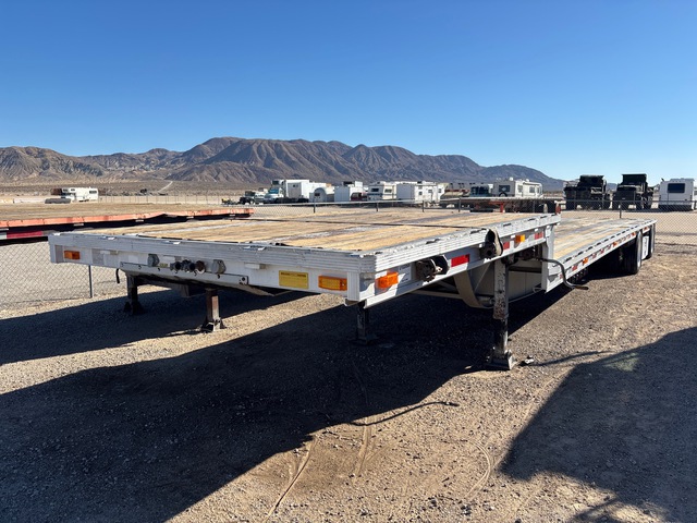 2002 Reinke 48 ft T/A Spread Axle Step Deck Trailer