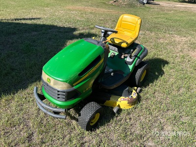 John Deere LA145 Ride-On Cortacéspedes