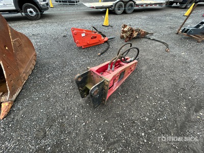 Rammer SX-26 74 in Hydraulic Breaker
