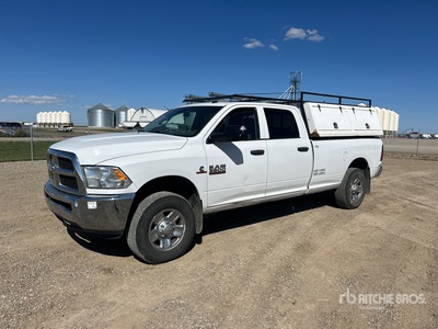 2015 Ram 3500 4x4 Crew Cab Pickup