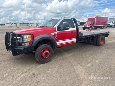 2017 Ford F-450 XLT 4x2 Flatbed Truck