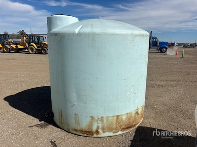 2100 gal Poly タンク