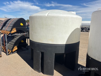 1600 gal Poly タンク