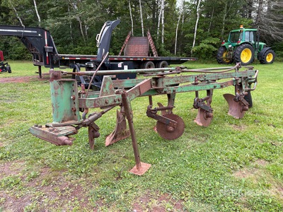 John Deere Semi-Mount 4 Sod Plow
