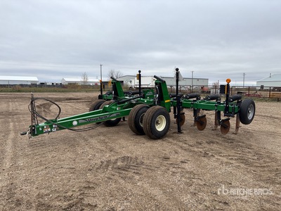 2023 Unverferth 122 20 ft 8 Shank Disc Ripper
