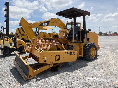 1997 Cat CP433C Rodillo de Pisones (INOPERABLE) / Padfoot Drum Compactor (Inoperable)