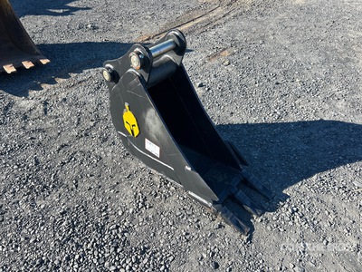 Trojan 50CL 12 in Digging Excavator Bucket
