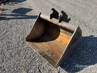 Accurate 42 in Cleanup Excavator Bucket