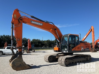 2022 Doosan DX225LC-5 Tracked Excavator