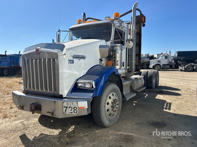 2013 Kenworth T800 6x4 Ciągnik siodłowy T/A z kabiną dzienną