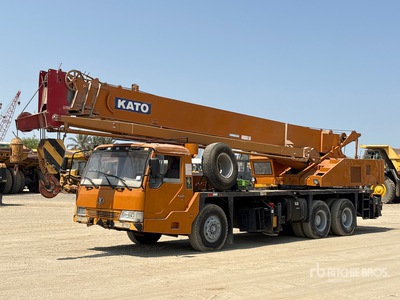 2019 Kato NK300VR 30 ton 6x4 Hydraulic Truck Crane