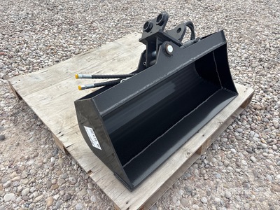 2026 Miva VCT800 32 in Hydraulic Tilting Excavator Bucket (Unused)