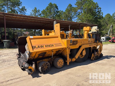 Blaw-Knox PF3172 Wheel Asphalt Paver