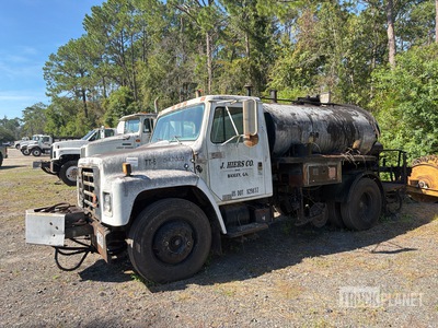1987 Etnyre on 1987 International S1600 4x2 Asphalt Distributor Truck