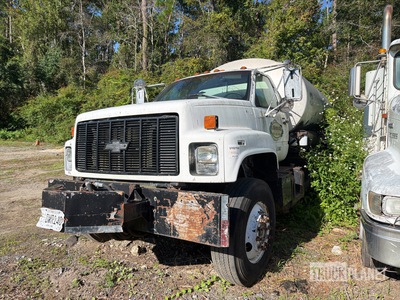 1998 Etnyre S2373 2500 gal on 1999 GMC C7500 (Asphalt Distributor) 6x4 Asphalt Distributor Truck