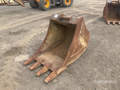 Miller 900 mm Digging Excavator Bucket