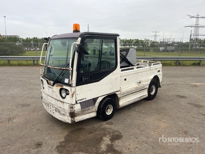 Fenwick-Linde P250 Tow Tractor (Inoperable)
