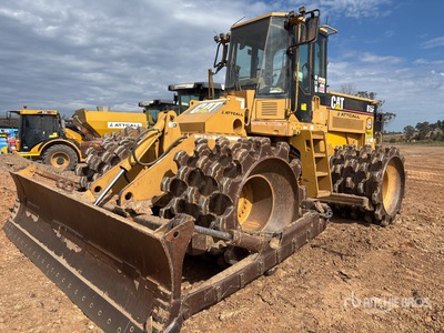 2005 Cat 815F Landfill Compactor