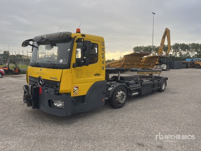 airport lift truck (Inoperable)