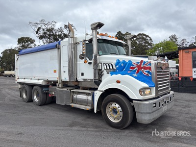 2017 Mack CLXT Superliner 6x4 Sleeper 3-Achs Kipper-Lkw
