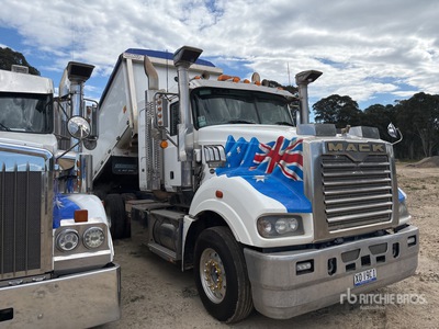 2017 Mack CLXT Superliner 6x4 T/A Dump Truck