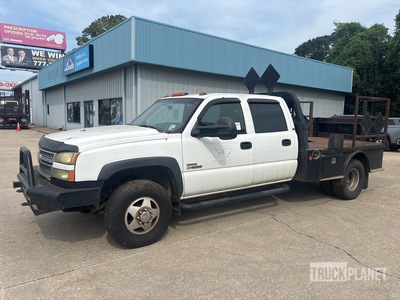 2005 Chevrolet Silverado 3500 4x2 Crew Cab Flatbed Truck