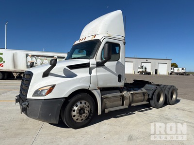 2019 Freightliner Cascadia 126 6x4 Day Cab Truck Tractor