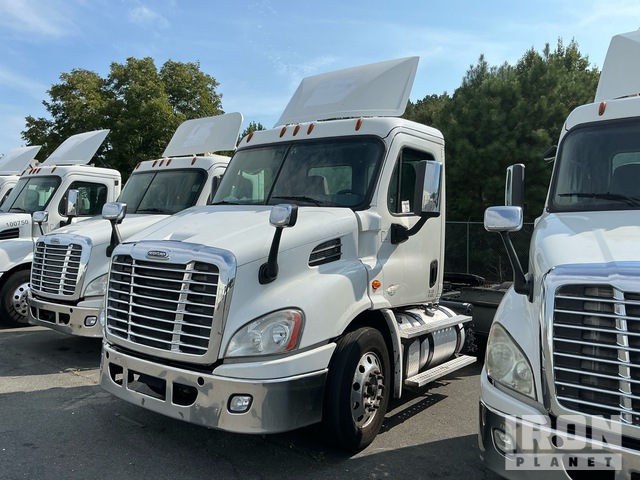 2016 Freightliner 2016 Freightliner CAS 6x4 T/A Day Cab Truck Tractor (In