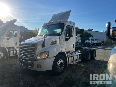 2017 Freightliner CA113 6x4 T/A Dagcabine Trekker
