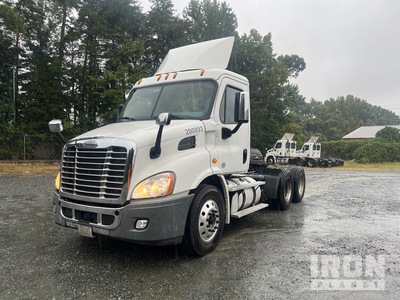 2017 Freightliner Cascadia 113 6x4 T/A Day Cab Truck Tractor