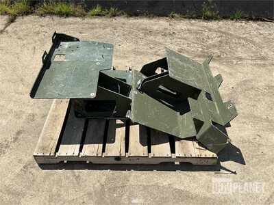 (2) Radio Mount Comms Trays Abbigliamento militare vario